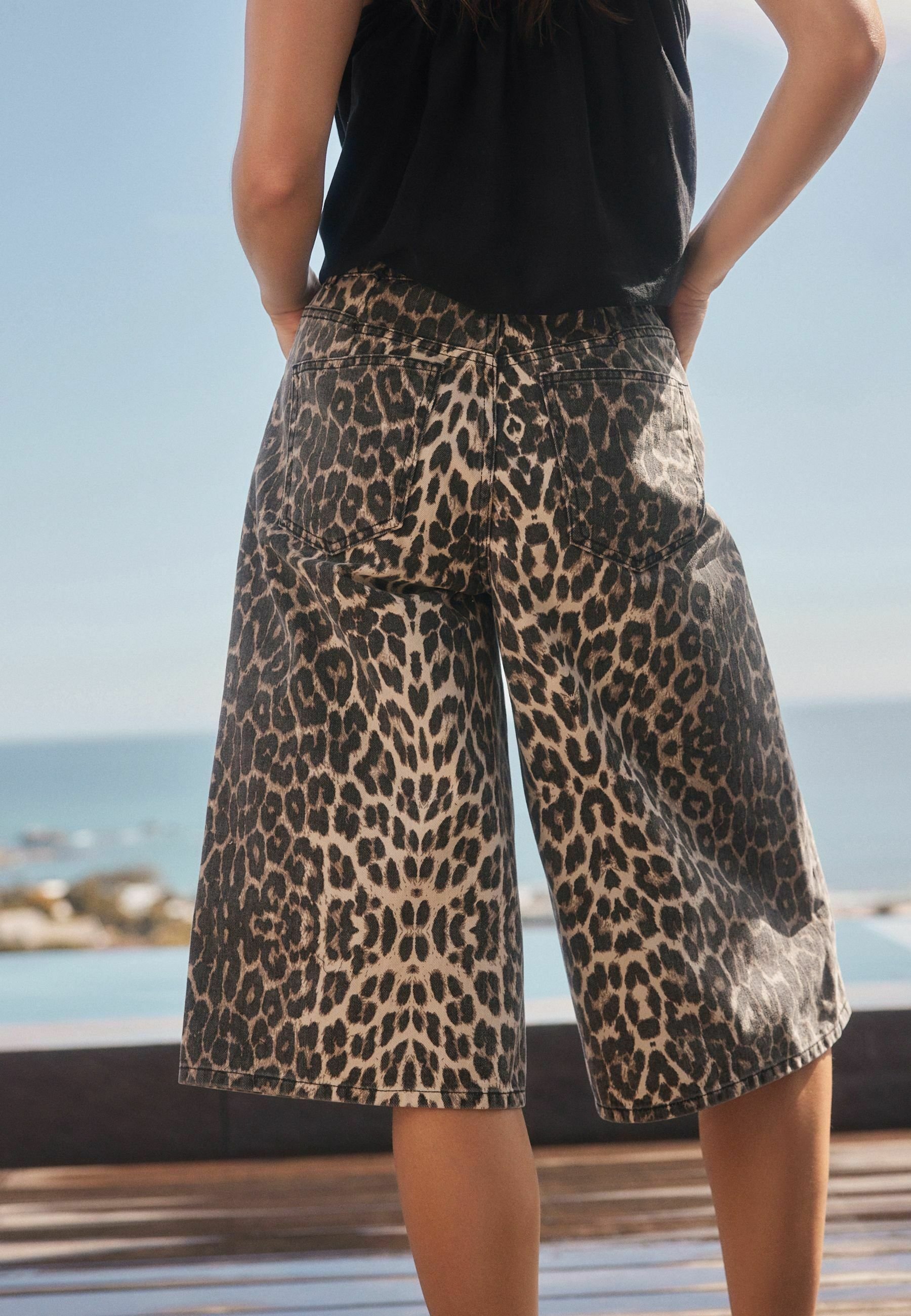 Next Pantaloni scurți din denim - leopard print/multicolor