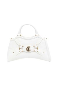 Borsa bianca con un design strutturato, caratterizzata da accessori in metallo dorato e un logo prominente. Texture liscia con dettaglio a fiocco decorativo.