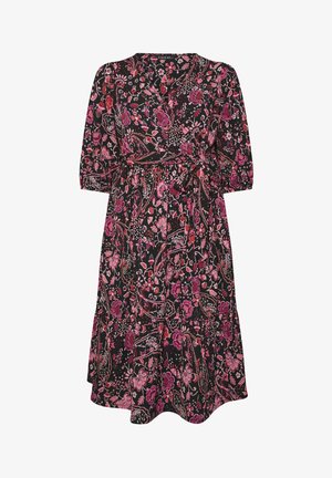Schwarzes Kleid mit rosa Blumenmustern, Dreiviertelärmel, V-Ausschnitt und einem gebundenen Taillenband, mit einem fließenden Rock aus einem subtil strukturierten Stoff.
