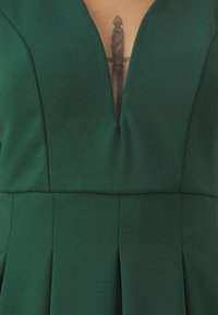 WAL G PETITE ELOISE - Kokteilinė suknelė / vakarėlių suknelė - forest green