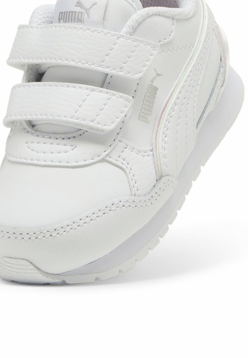 PUMA ST RUNNER V4 HOLO SNEAKERS - Zapatillas - white- white- silver — photo 5