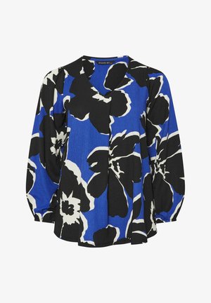 Blaue Bluse mit großem schwarz-weißem Blumenmuster, langen, aufgeplusterten Ärmeln und V-Ausschnittkragen.