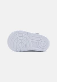 Nike Sportswear FORCE 1 LOW EASYON - Sneakers basse - white/midnight navy/football grey