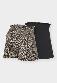 Επιλέχθηκε, leopard + black