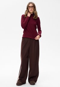 blue shadow AMANDA czerwony