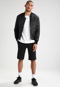 Urban Classics Bomber bunda - black