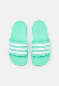 adidas Performance ADILETTE SHOWER - Chinelos de piscina - pulse mint/footwear white/turbo