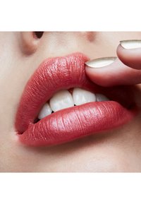 MAC FROST LIPSTICK - Läppstift - skew