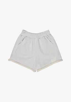 Shorts décontractés gris clair avec taille élastique, poches latérales et ourlets roulés avec petit logo blanc sur la partie inférieure de la jambe gauche.