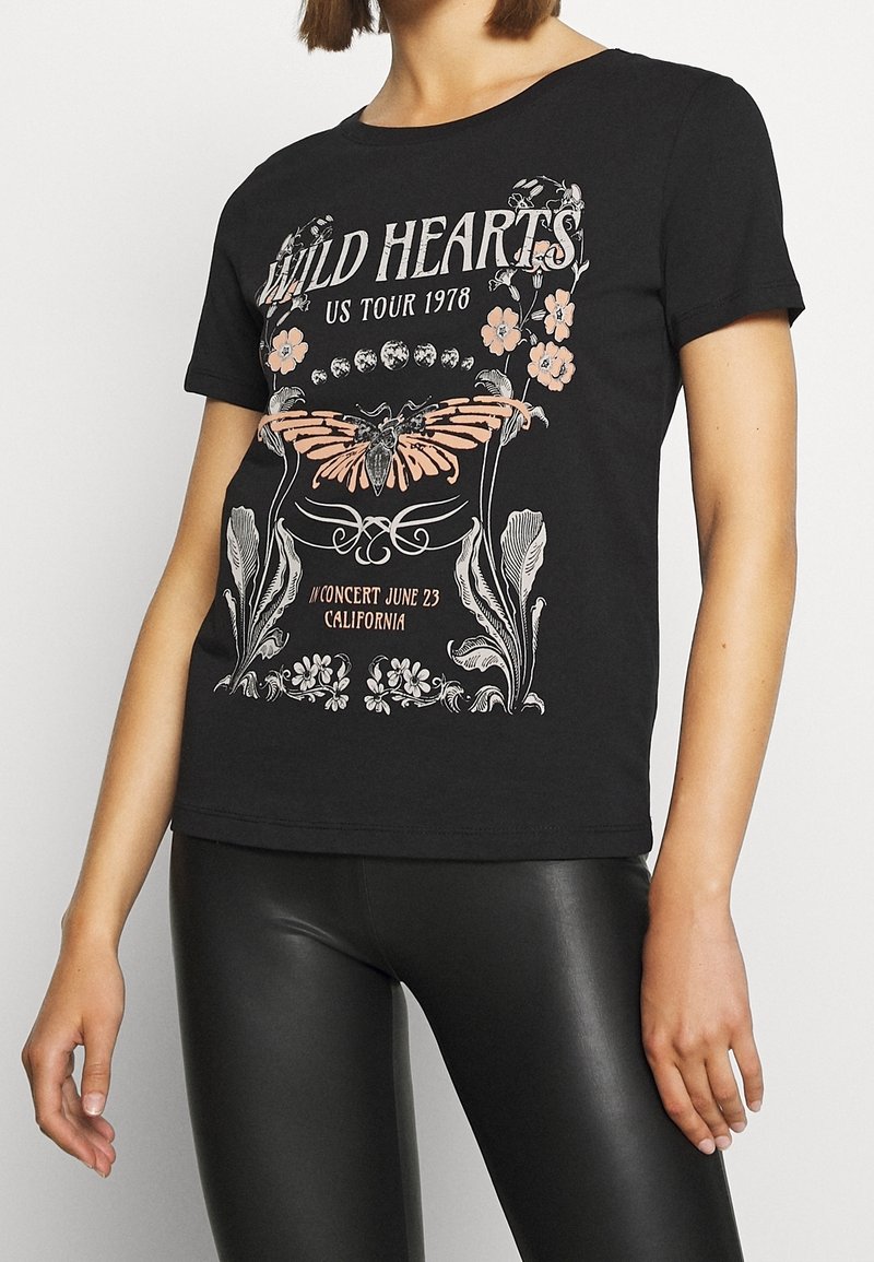 Czarny bawełniany T-shirt z kolorową grafiką motyla i kwiatowymi akcentami oraz napisem "WILD HEARTS US TOUR 1978", o dopasowanym kroju.