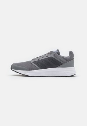 GALAXY 5 CLASSIC CLOUDFOAM - Scarpe running neutre - grey three/carbon/footwear white