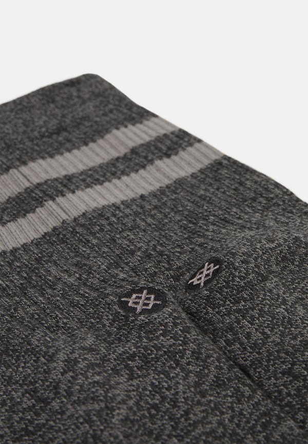 THE JOVEN 3 PACK - Socks2