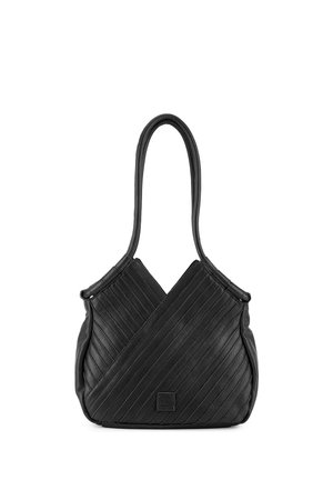Bolso de mano de cuero negro con patrón acolchado diagonal, textura suave y dos asas largas.
