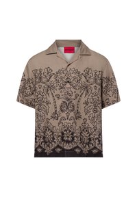 Tan kortemouwenshirt met ingewikkelde zwarte bloemenborduursels, een camp collar en een rechte zoom. Merkenlabel zichtbaar aan de binnenkant van de kraag.