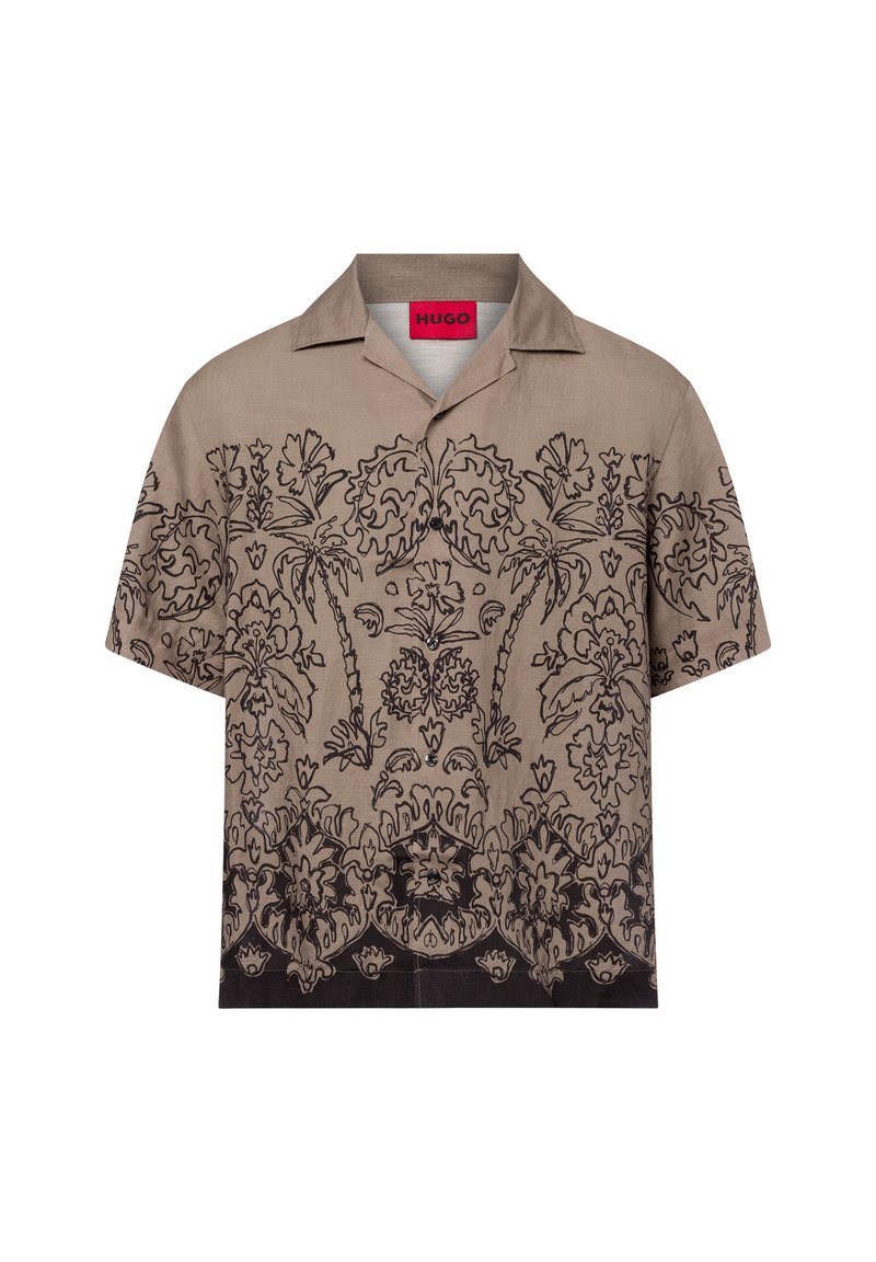 Tan kortemouwenshirt met ingewikkelde zwarte bloemenborduursels, een camp collar en een rechte zoom. Merkenlabel zichtbaar aan de binnenkant van de kraag.
