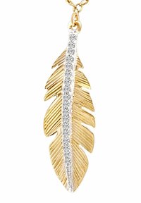 Zelta spalvas pērļu kulons ar sudraba centru, tekstūrētu lapu detaļām un skaidru kristālu rindu vidū. Ķēdīte iekļauta.