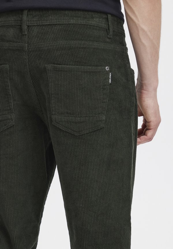 BHWOVEN REGULAR FIT - Trousers - deep forest2