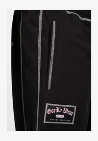 Geselecteerd, black gray