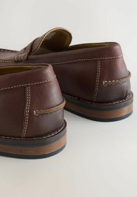 Next REGULAR FIT - CONTRAST STITCH PENNY - Business loafers - tan brown