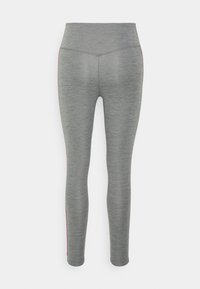 Leggings d'entraînement gris avec une texture lisse, taille haute et accents roses sur les côtés, conçus pour le confort et la flexibilité.