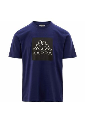 T-shirt in cotone blu navy con un grafico rettangolare nero raffigurante il logo Kappa bianco e due figure sedute. Maniche corte e scollatura rotonda.