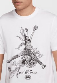 Jordan CREW - Trükipildiga T-särk - white