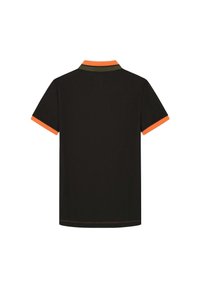 Černé polo tričko s oranžovým a zeleným lemem na límci a rukávech. Vyrobené z bavlny s hladkou texturou; standardní střih.