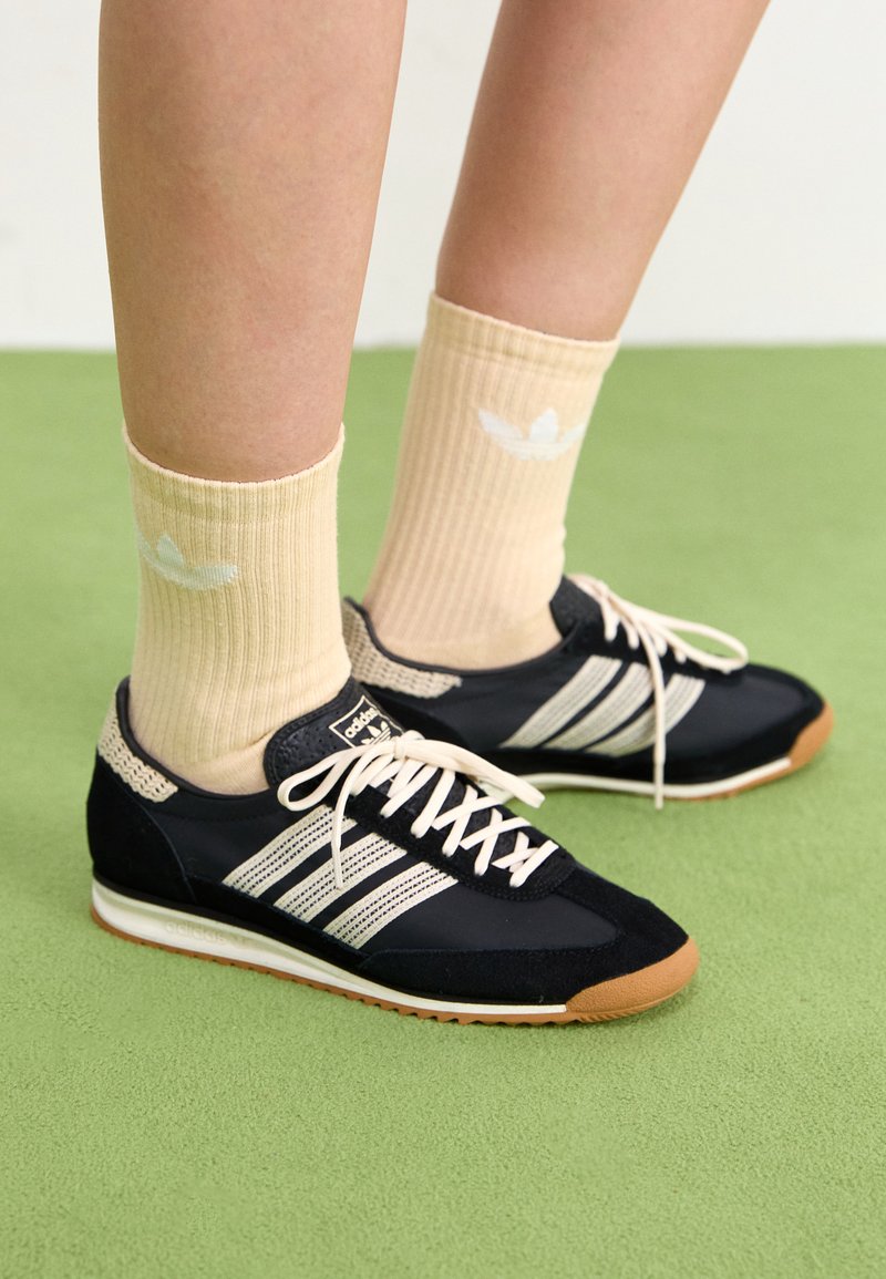 adidas gazelle silver green womens adidas Originals Gazelle Indoor "Colombia"