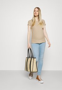 ONLY MATERNITY OLMEMMA  - T-shirt básica - humus/melange