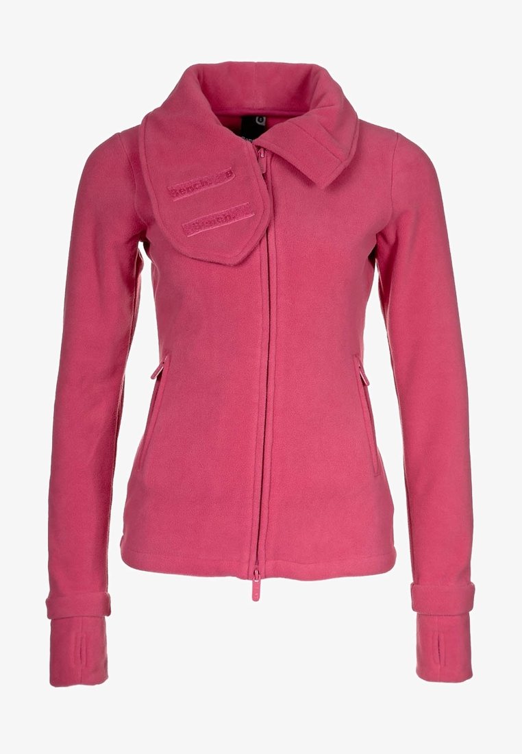 Veste en polaire rose avec col montant doté d'un rabat fixé par deux bandes Velcro, fermeture éclair frontale, poches latérales zippées et manches prolongées avec trous pour les pouces.