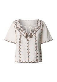Biela blúzka s krátkym rukávom, výstrih do V so zaväzovaním a strapcami, zdobená vertikálnou a výstrihovou geometrickou výšivkou v hnedej a svetlomodrej farbe.