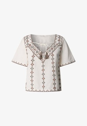 Weiße Kurzarmbluse mit V-Ausschnitt, Kordelzug und Quasten, mit vertikaler und am Ausschnitt geometrischer Stickerei in Braun und Hellblau.