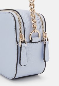 Guess NOELLE - Borsa a tracolla - sky blue