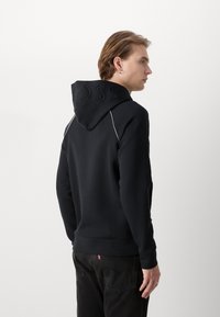 Thumbnail Image 5