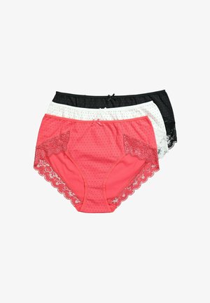 Kolme naisten alushousut väreissä musta, valkoinen ja koralli, joissa on pieniä pilkkuja ja pitsireunus, pinottuna valkoisella taustalla.