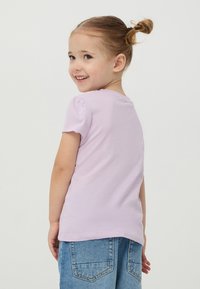 Terranova MINNIE - T-shirt con stampa - lilla
