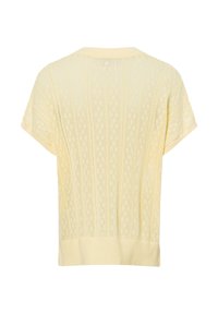 Gelber gestrickter Kurzarmpullover mit einem zarten Spitzenmuster, geripptem Saum und Rundhalsausschnitt, mit einem geraden, lässigen Schnitt.