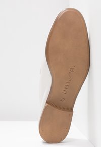 Unisa Zapatos sin cordones - white
