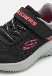 Skechers BOUNDER - Sneakers laag - black/red/grey