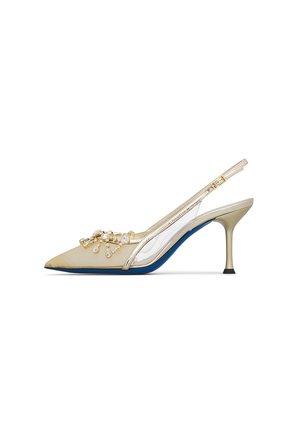 Décolleté slingback beige con punta affusolata, pannelli laterali trasparenti, cinturino con fibbia dorata, suola blu e decorazioni dorate e perlacee sulla parte frontale.