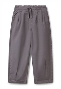 Pantaloni grigi a culotte realizzati in tessuto leggero. Presentano una vita con cordoncino, pieghe sul davanti e tasche laterali per una maggiore praticità.