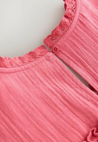 Unselected, pink