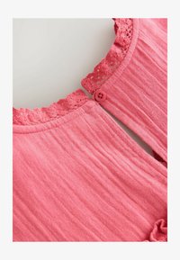 Unselected, pink