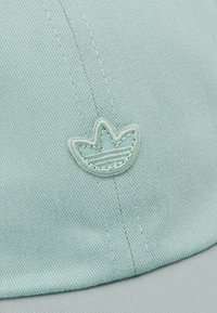 adidas Originals PREMIUM ESSENTIALS DAD - Sapka - hazy green