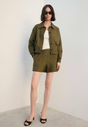Shorts - khaki
