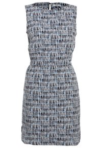 Robe sans manches avec col rond, taille élastique et motif à rayures verticales noires et bleu clair sur fond blanc.