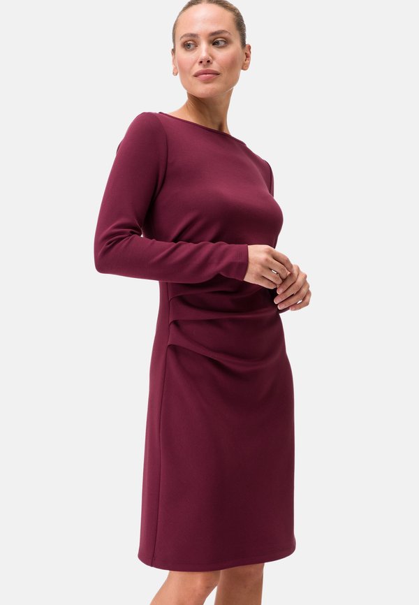 MIT RAFFUNGEN - Jerseykleid - port royale