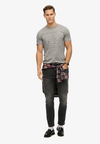 Superdry & Co - T-shirt z nadrukiem