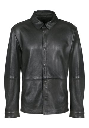Veste en cuir noir avec un col, fermeture à boutons sur le devant et manches longues. Texture lisse avec des détails de couture minimaux.