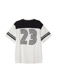 Baumwoll-T-Shirt, weiß mit schwarzem oberen Abschnitt. Verfügt über ein auffälliges gestreiftes schwarzes "23"-Design auf der Rückseite, kurze Ärmel und eine lockere Passform.
